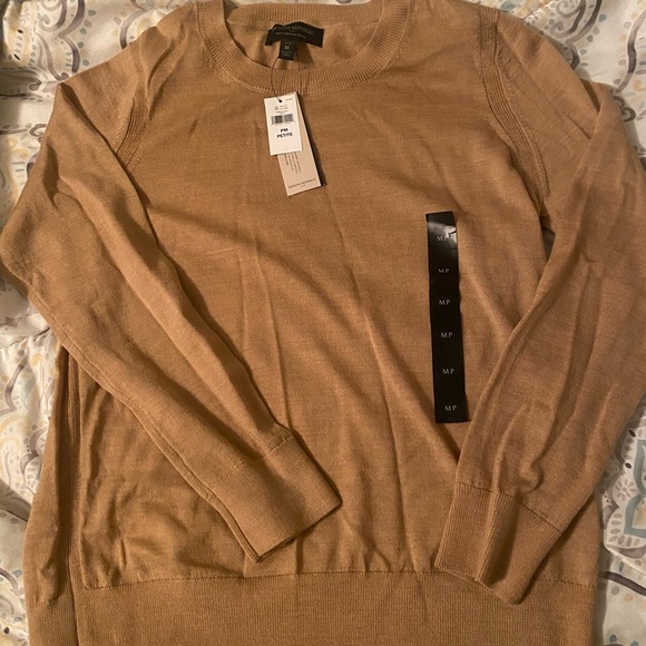 Banana Republic merino wool crewneck sweater - Picture 2 of 3